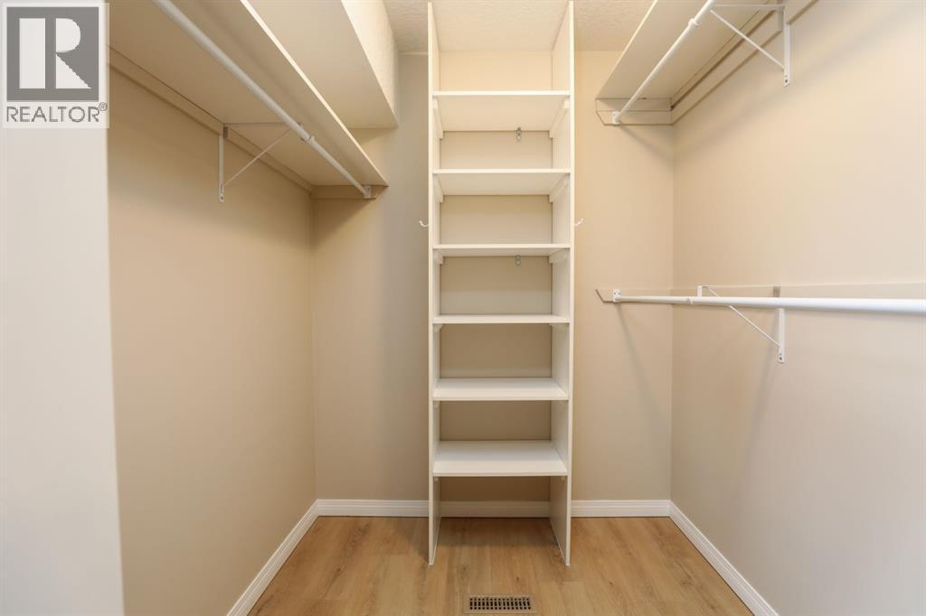 429 S 2 Street W Property Photo 20