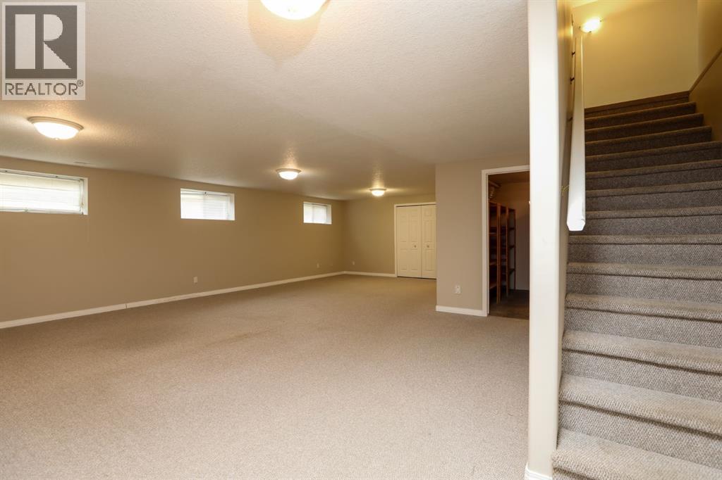 429 S 2 Street W Property Photo 22