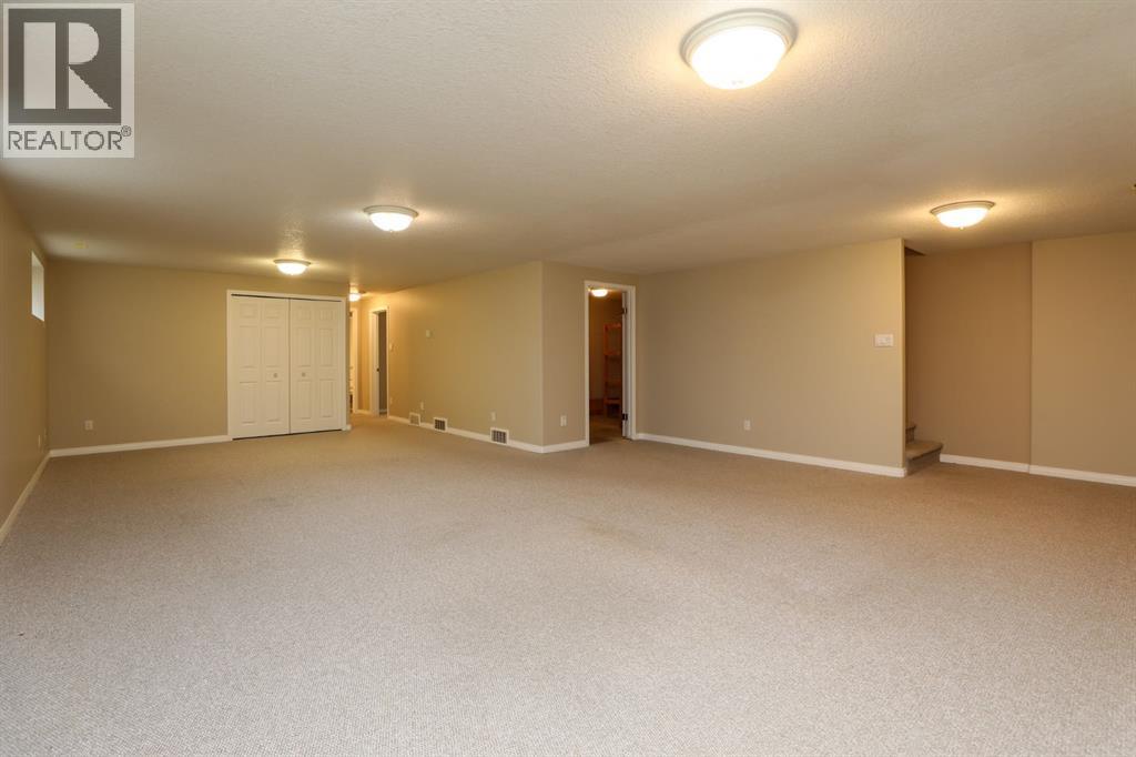 429 S 2 Street W Property Photo 23