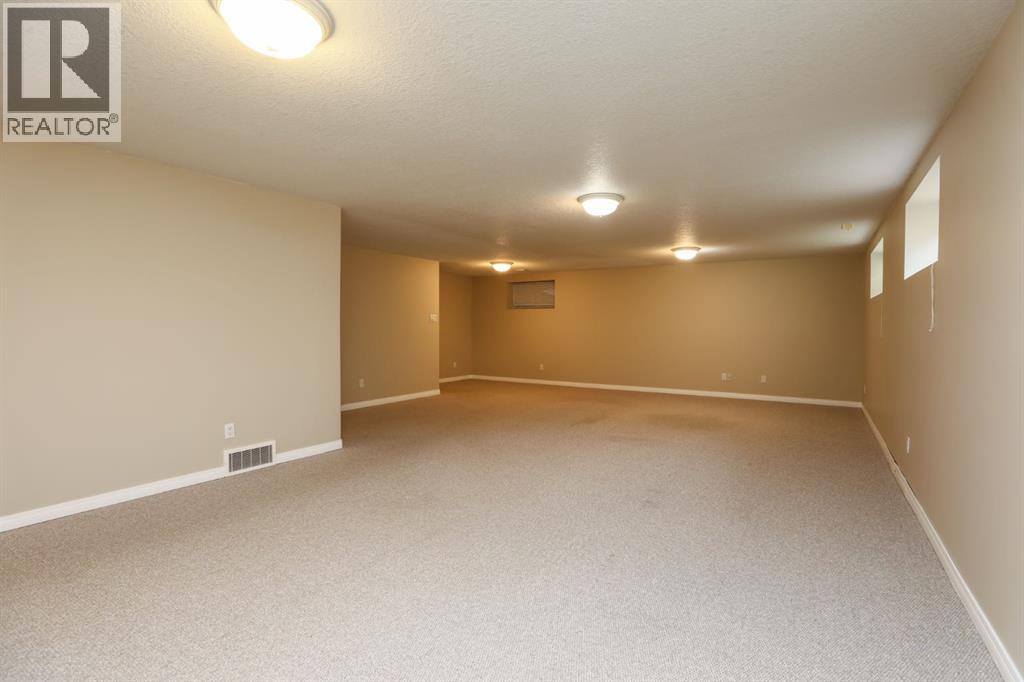 429 S 2 Street W Property Photo 26
