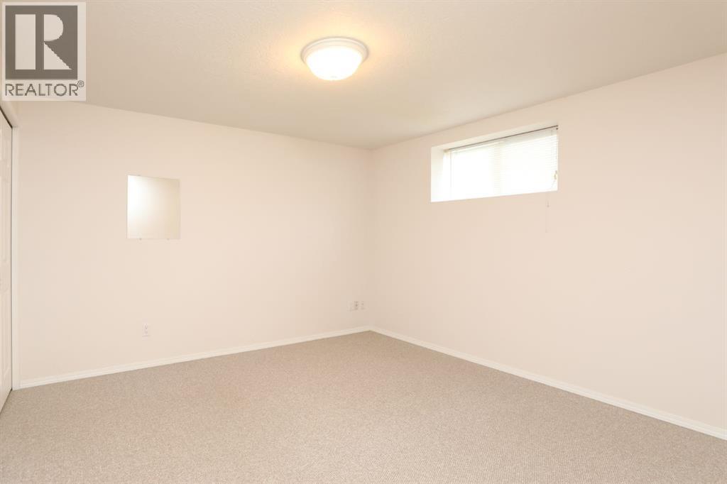 429 S 2 Street W Property Photo 30