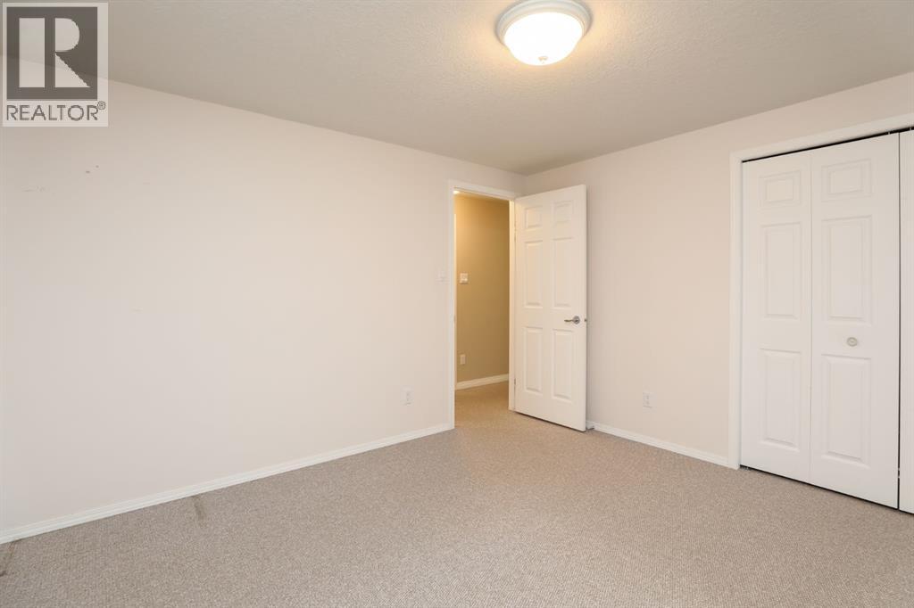 429 S 2 Street W Property Photo 31