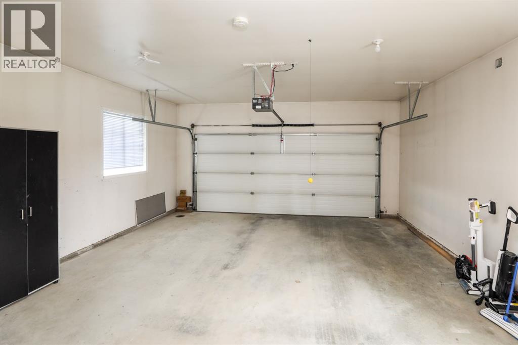 429 S 2 Street W Property Photo 32