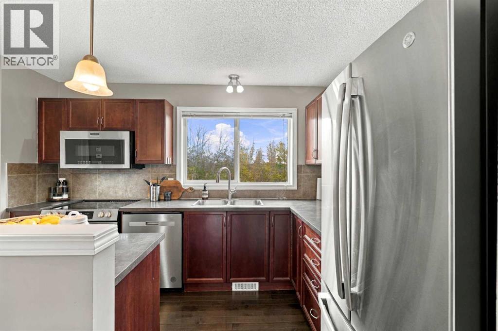 144 Elgin Meadows View Se Property Photo 16