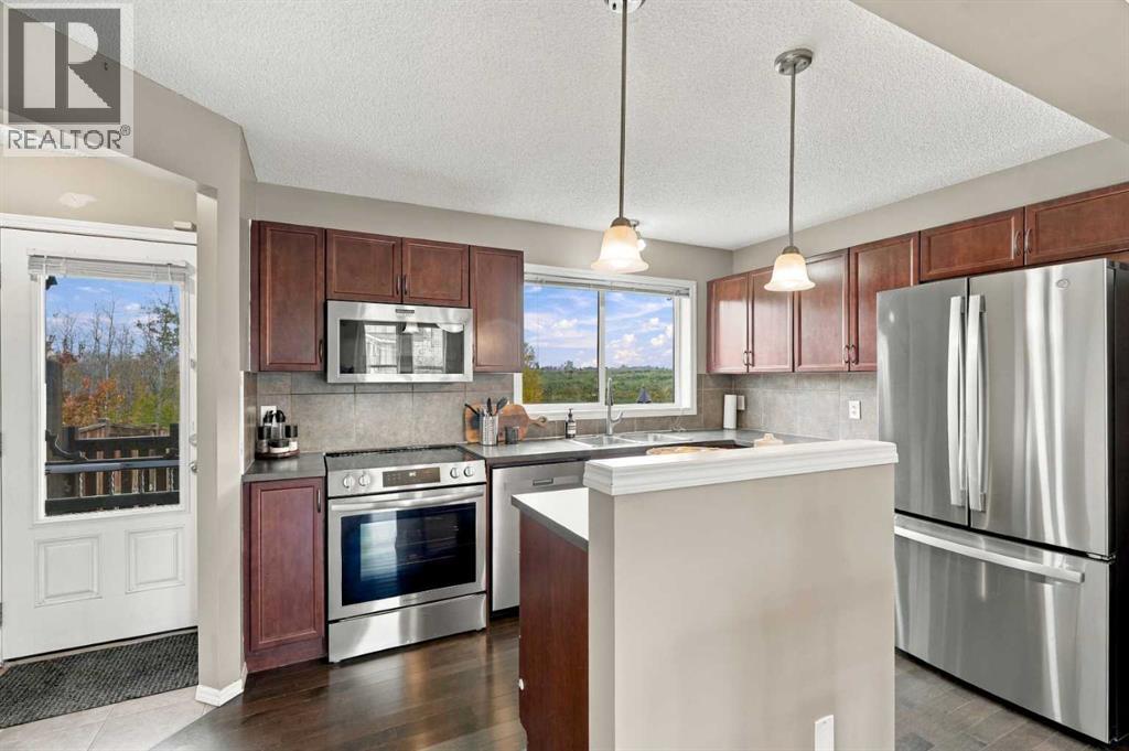 144 Elgin Meadows View Se Property Photo 17