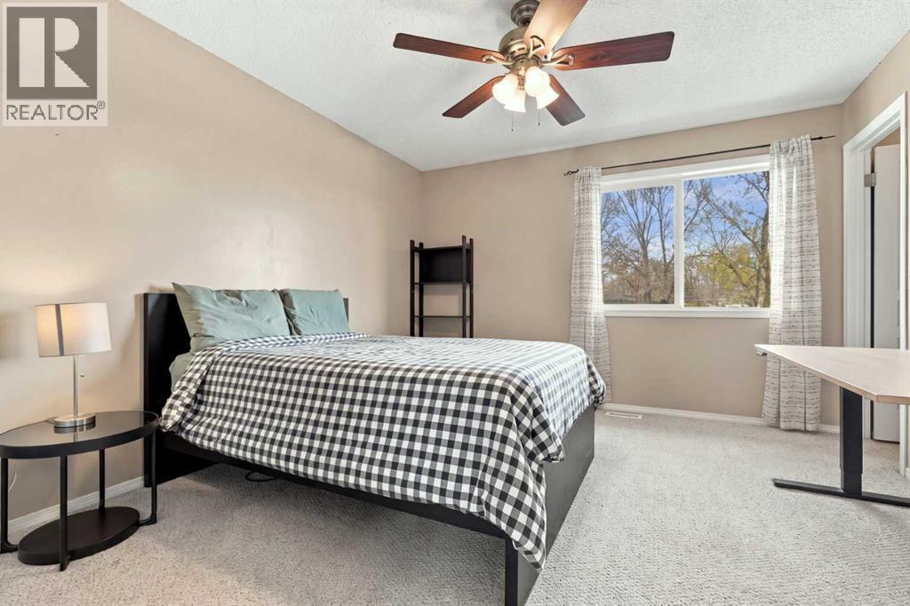 144 Elgin Meadows View Se Property Photo 27