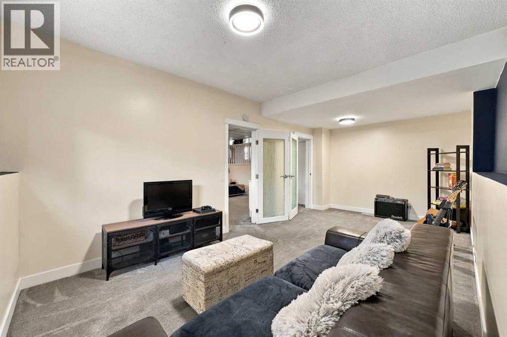 71 Hawkhill Way Nw Property Photo 38