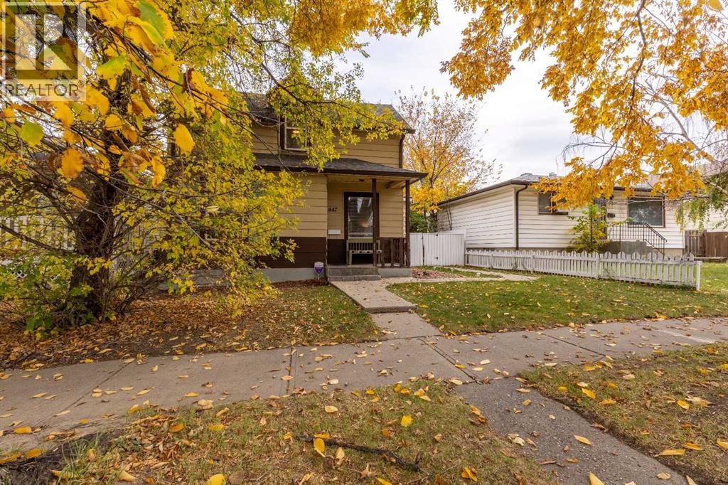 447 20 Street N Property Photo 2