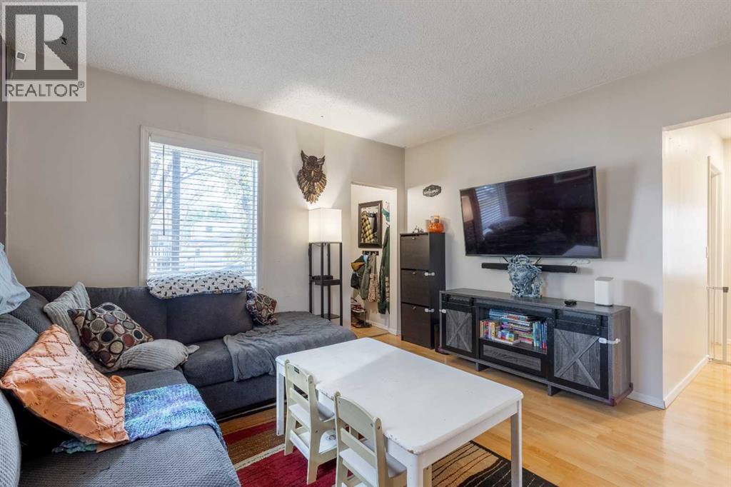 447 20 Street N Property Photo 9