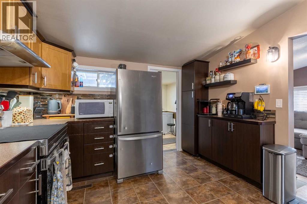 447 20 Street N Property Photo 12