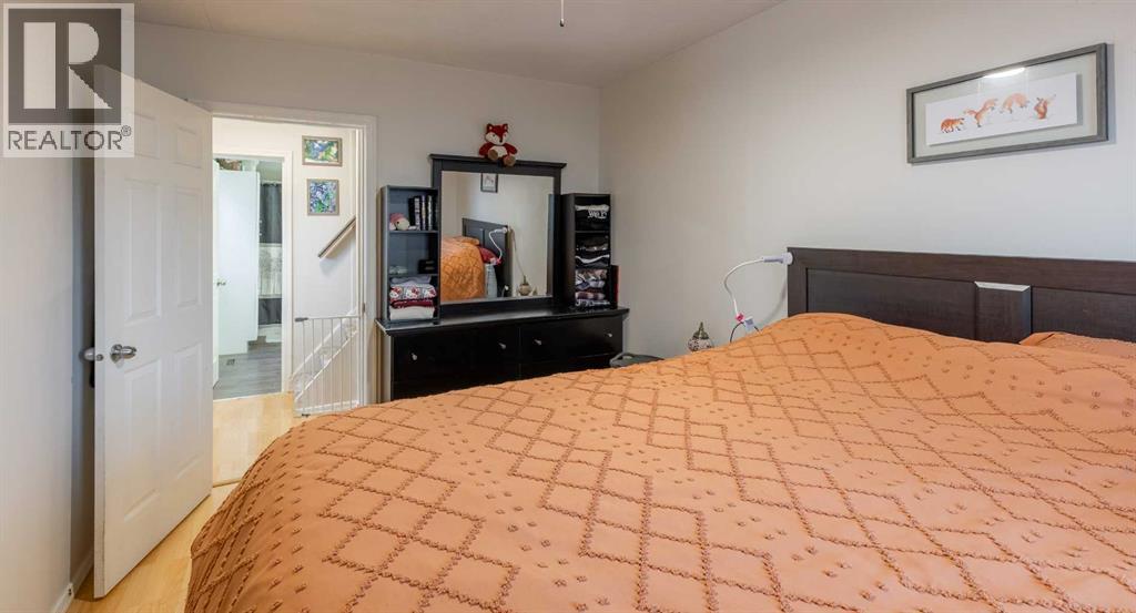 447 20 Street N Property Photo 17