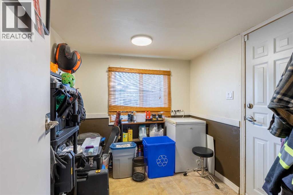 447 20 Street N Property Photo 20