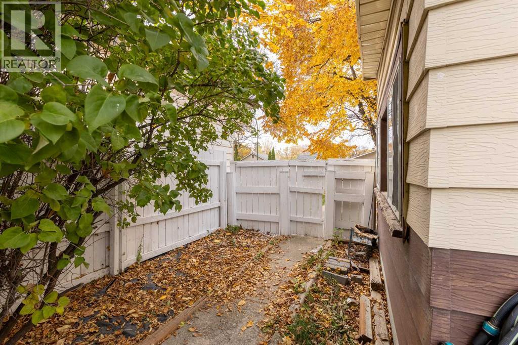 447 20 Street N Property Photo 28