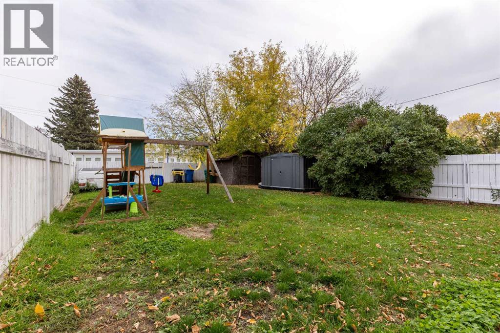 447 20 Street N Property Photo 32