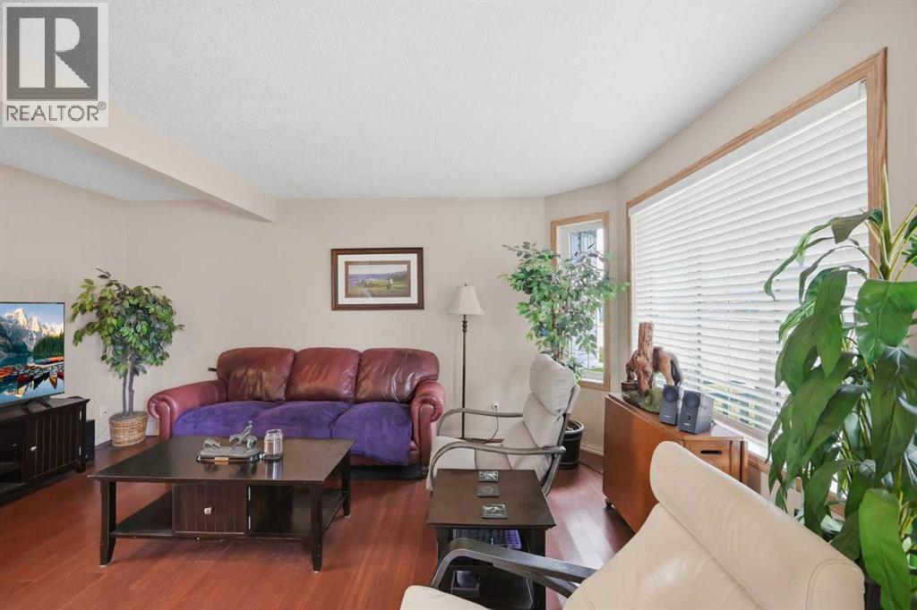 37 Appleside Close Se Property Photo 8