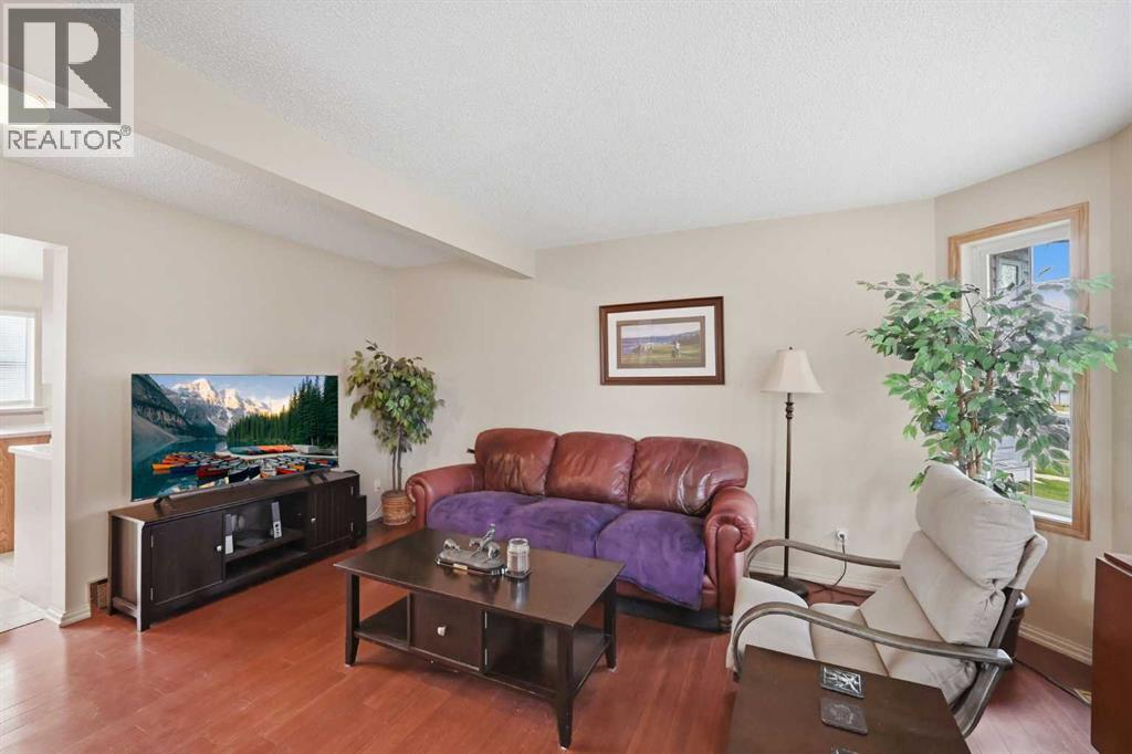 37 Appleside Close Se Property Photo 9