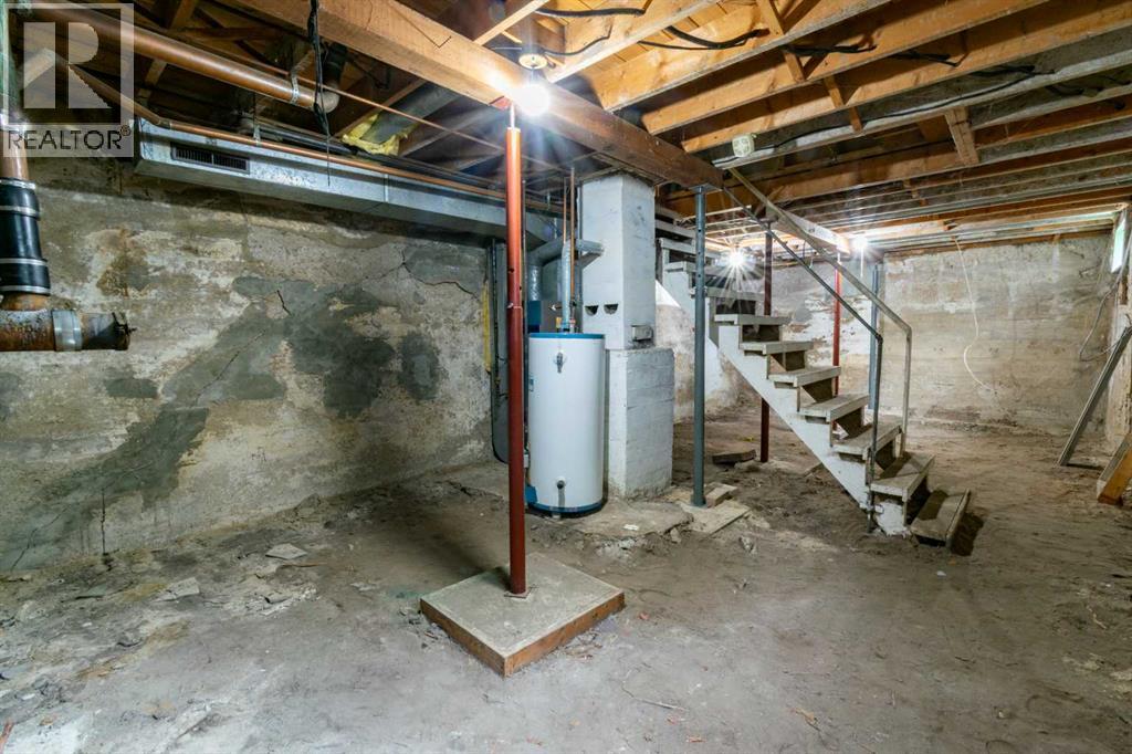 5127 50 Street Property Photo 20