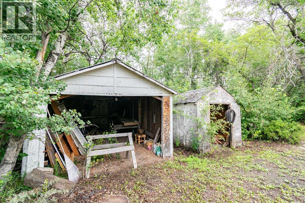 5127 50 Street Property Photo 25