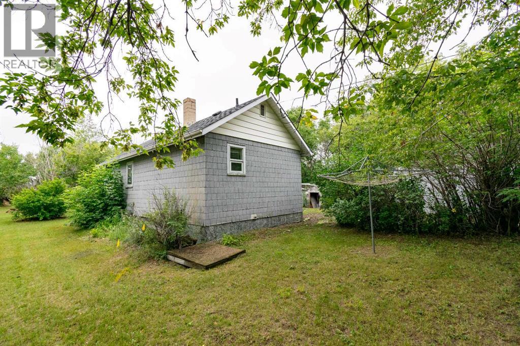5127 50 Street Property Photo 27