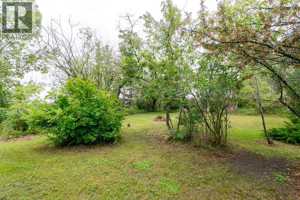 5127 50 Street Property Photo 34