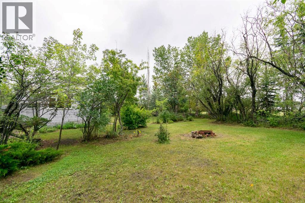 5127 50 Street Property Photo 35