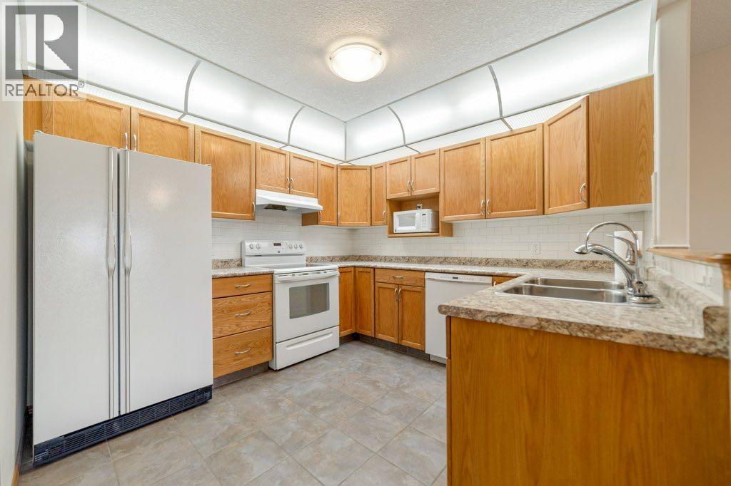 75 1 Avenue South Property Photo 6