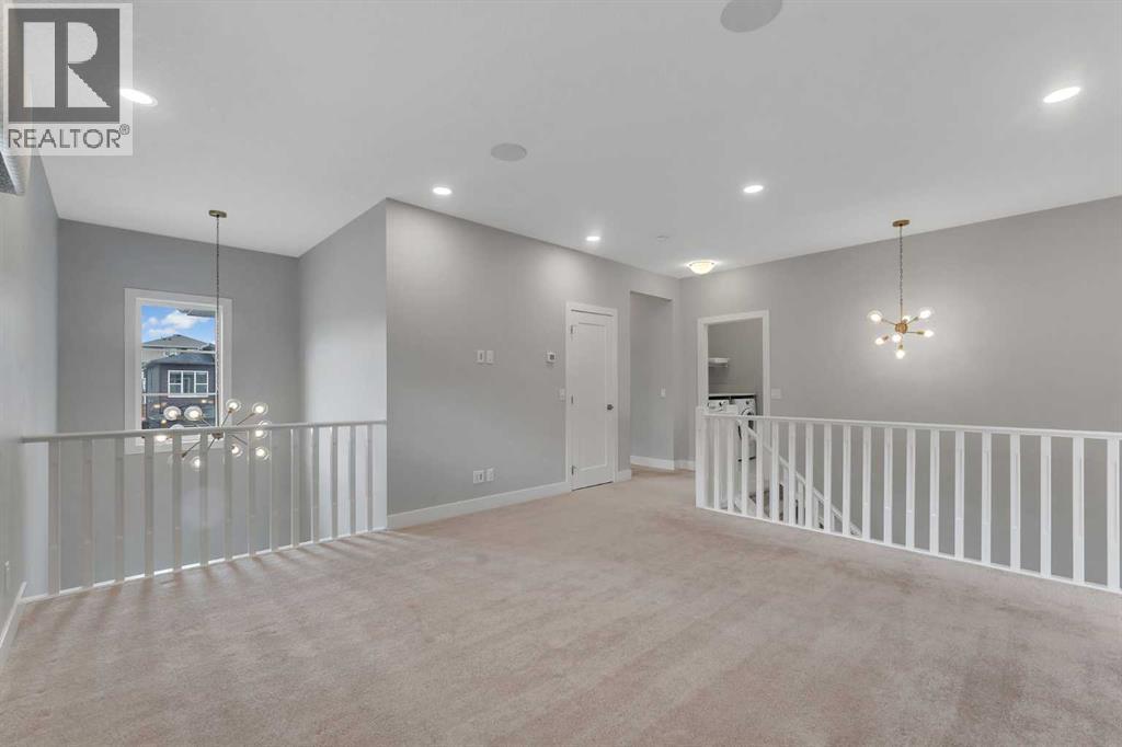 81 Carringvue Manor Nw Property Photo 18