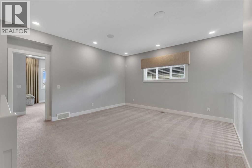 81 Carringvue Manor Nw Property Photo 19