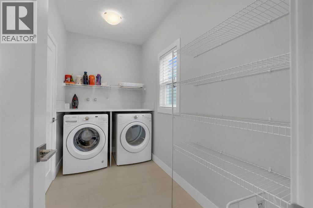 81 Carringvue Manor Nw Property Photo 24