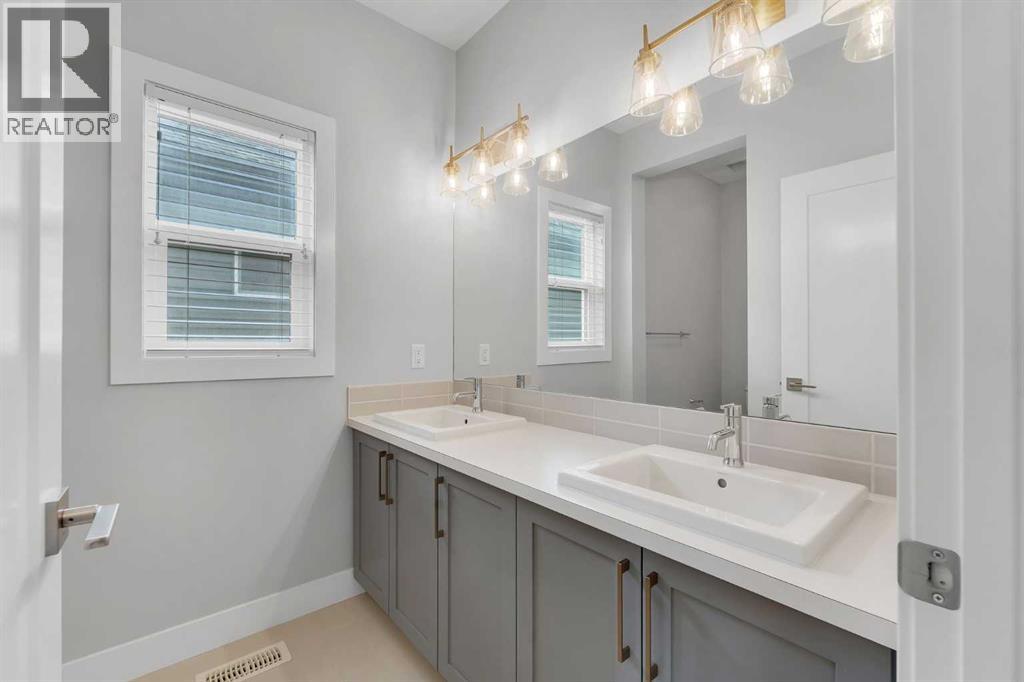 81 Carringvue Manor Nw Property Photo 27