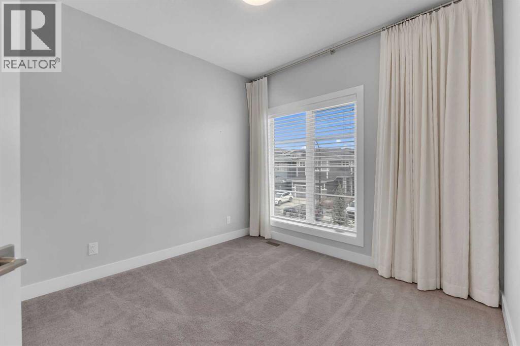 81 Carringvue Manor Nw Property Photo 31