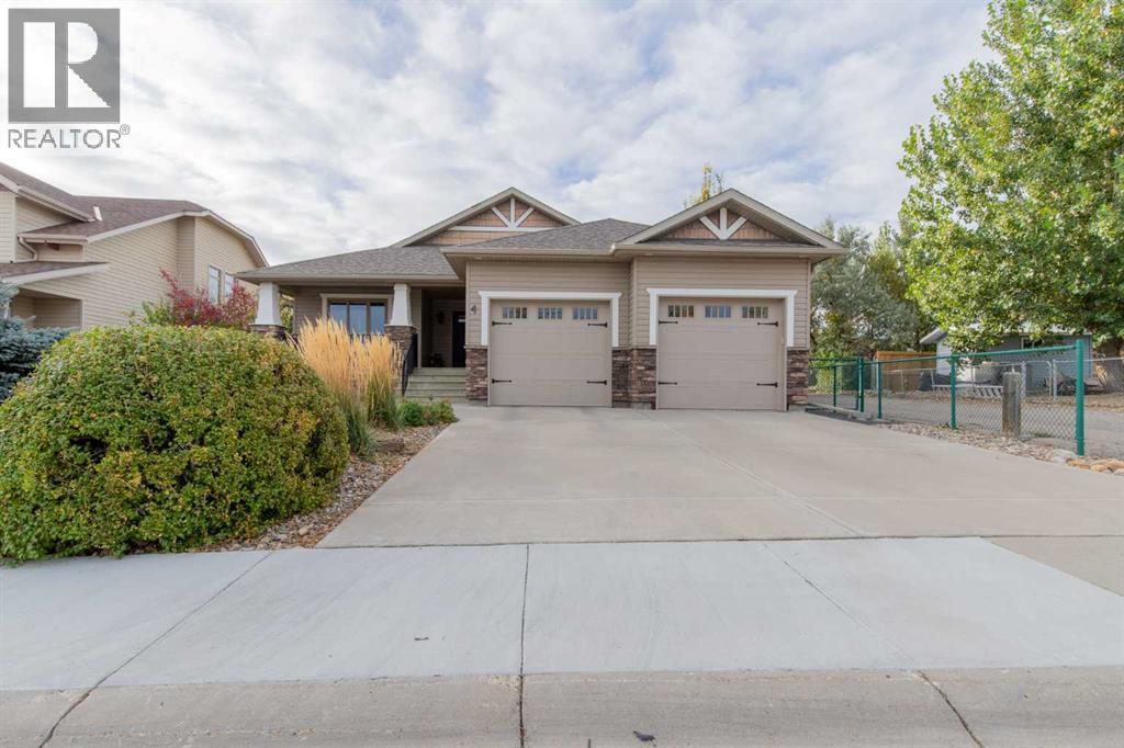 4 Canyoncrest Point W Property Photo 1
