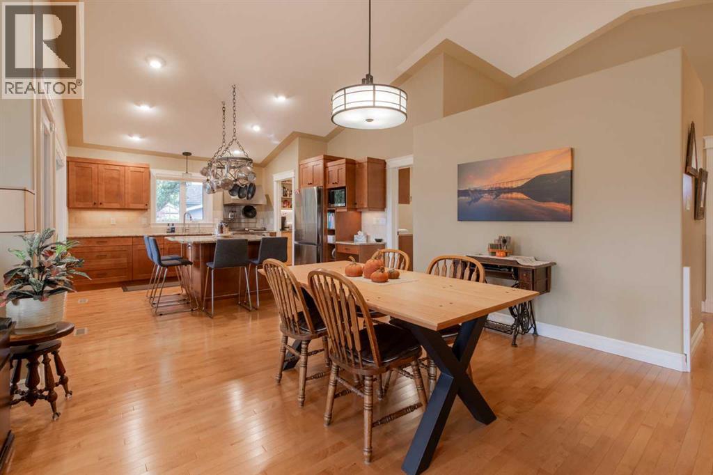 4 Canyoncrest Point W Property Photo 10