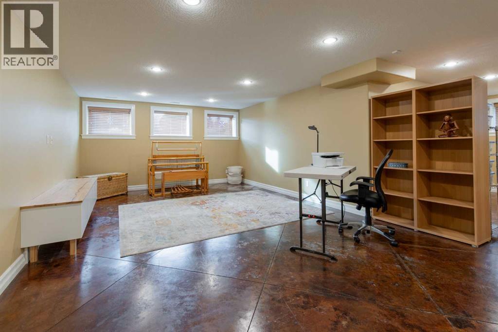 4 Canyoncrest Point W Property Photo 29