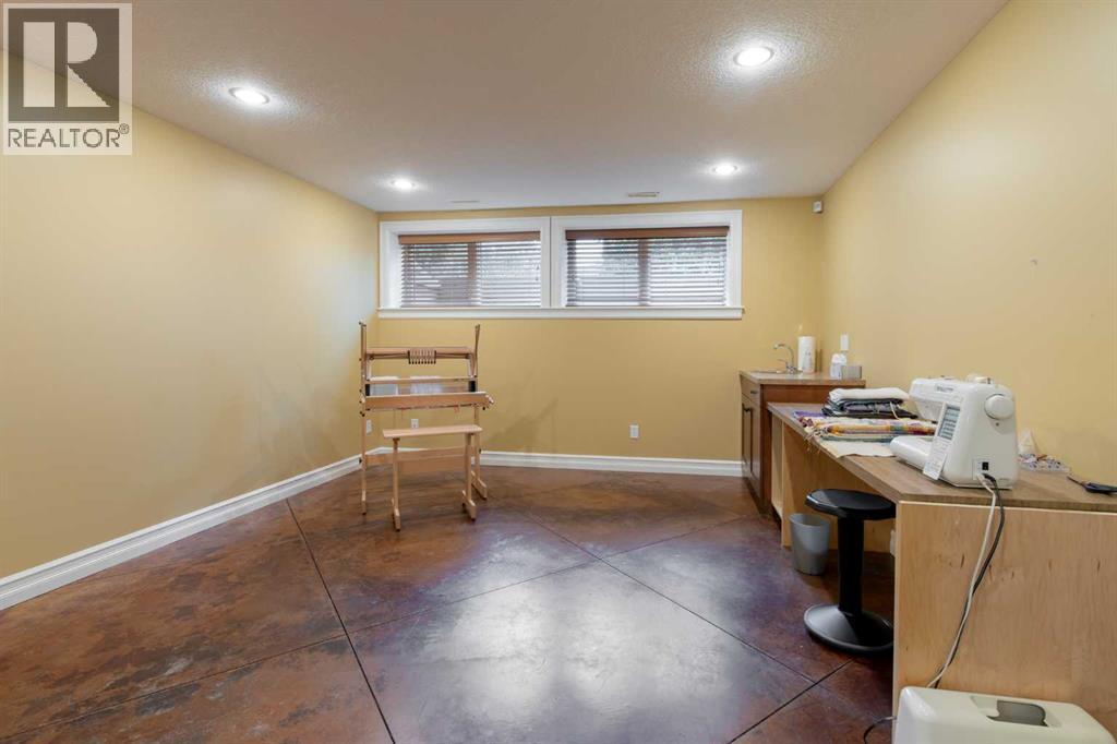 4 Canyoncrest Point W Property Photo 31