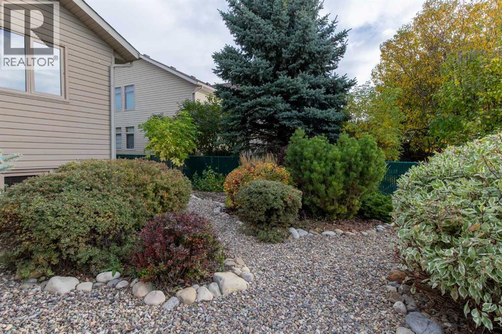 4 Canyoncrest Point W Property Photo 38