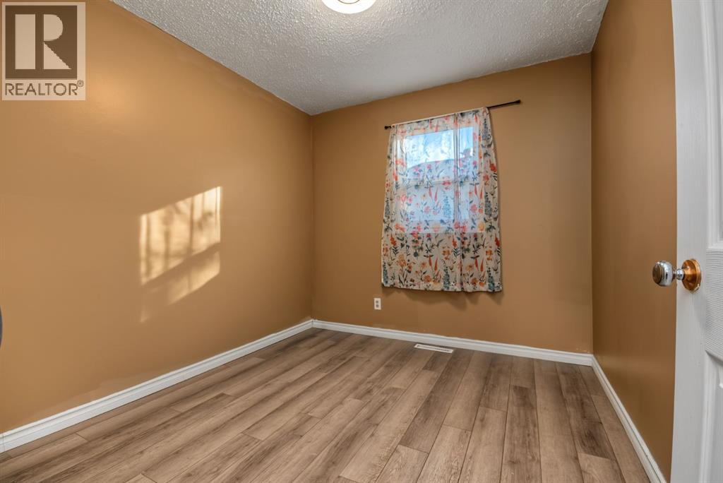 9319 108 Avenue Property Photo 11