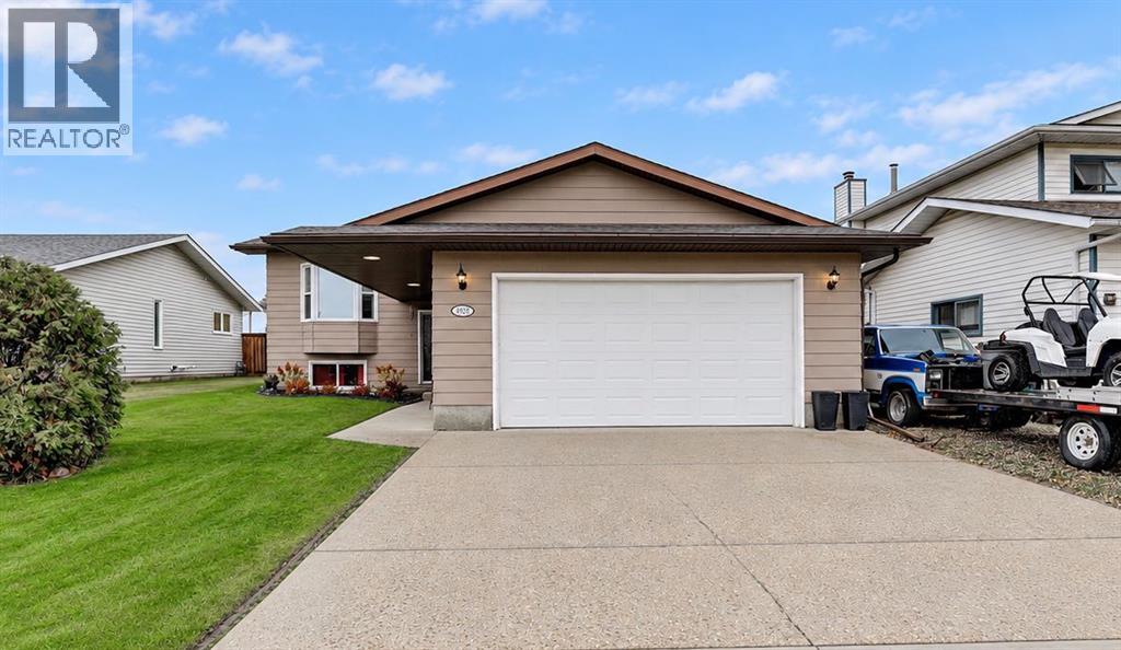 8926 102 Avenue Property Photo 1