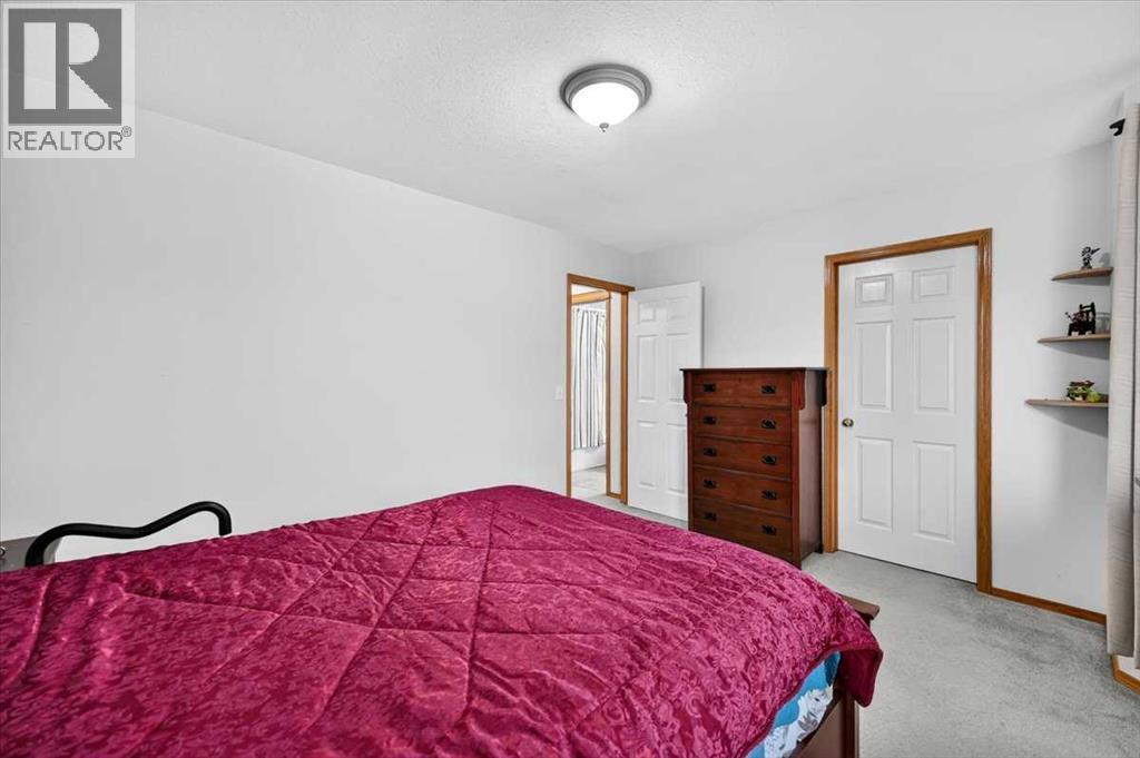 26 Saddlemead Way Ne Property Photo 22