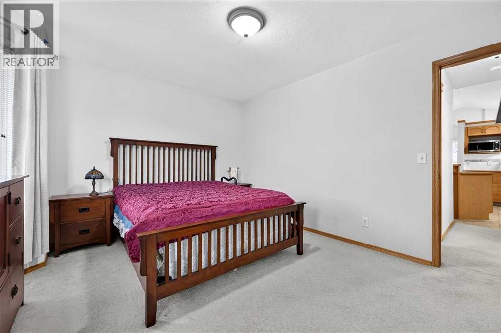 26 Saddlemead Way Ne Property Photo 23