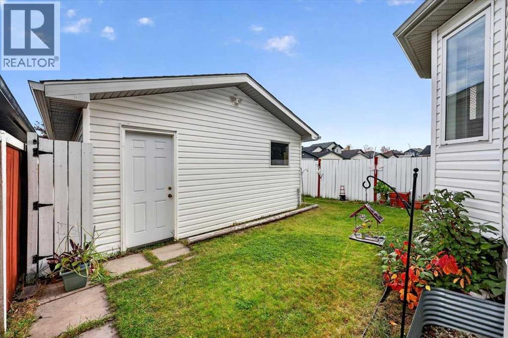 26 Saddlemead Way Ne Property Photo 36