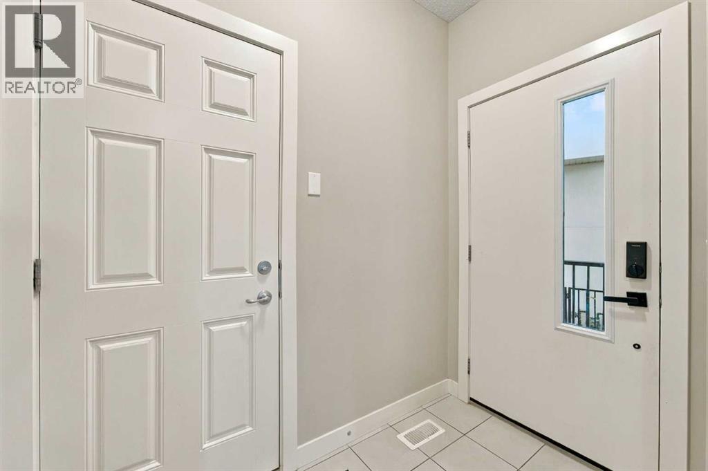 242 Savanna Close Ne Property Photo 6