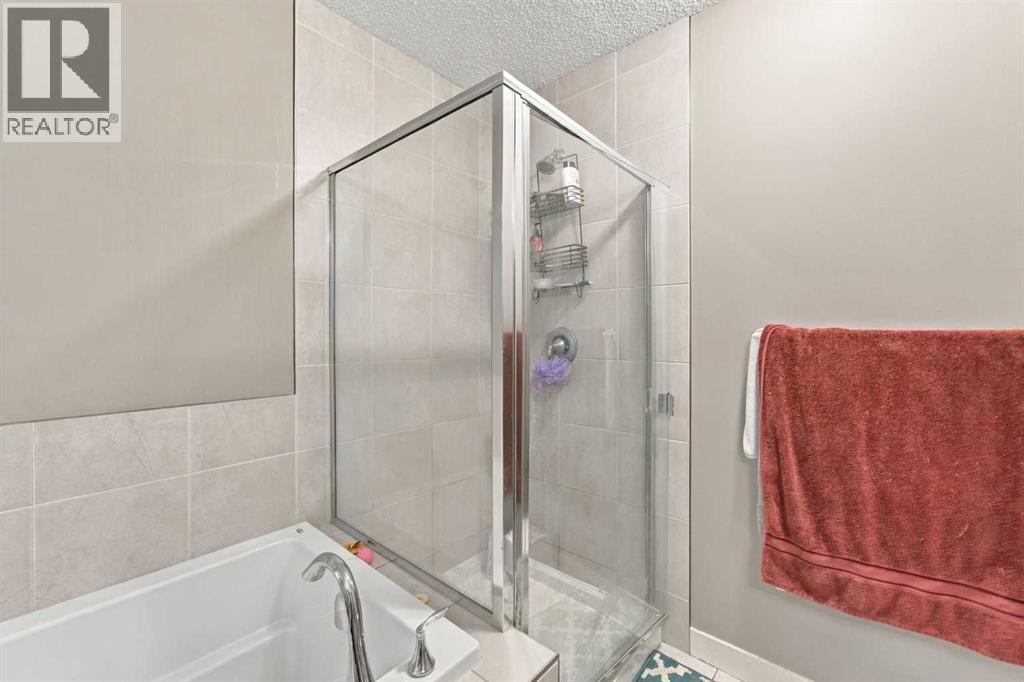 242 Savanna Close Ne Property Photo 24