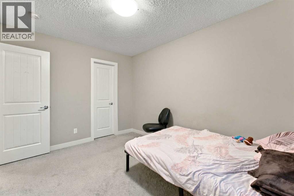 242 Savanna Close Ne Property Photo 31