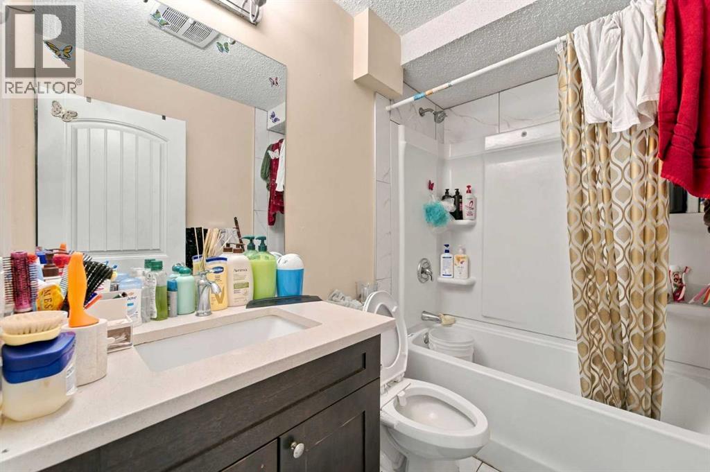 242 Savanna Close Ne Property Photo 35