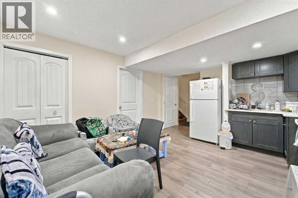 242 Savanna Close Ne Property Photo 39