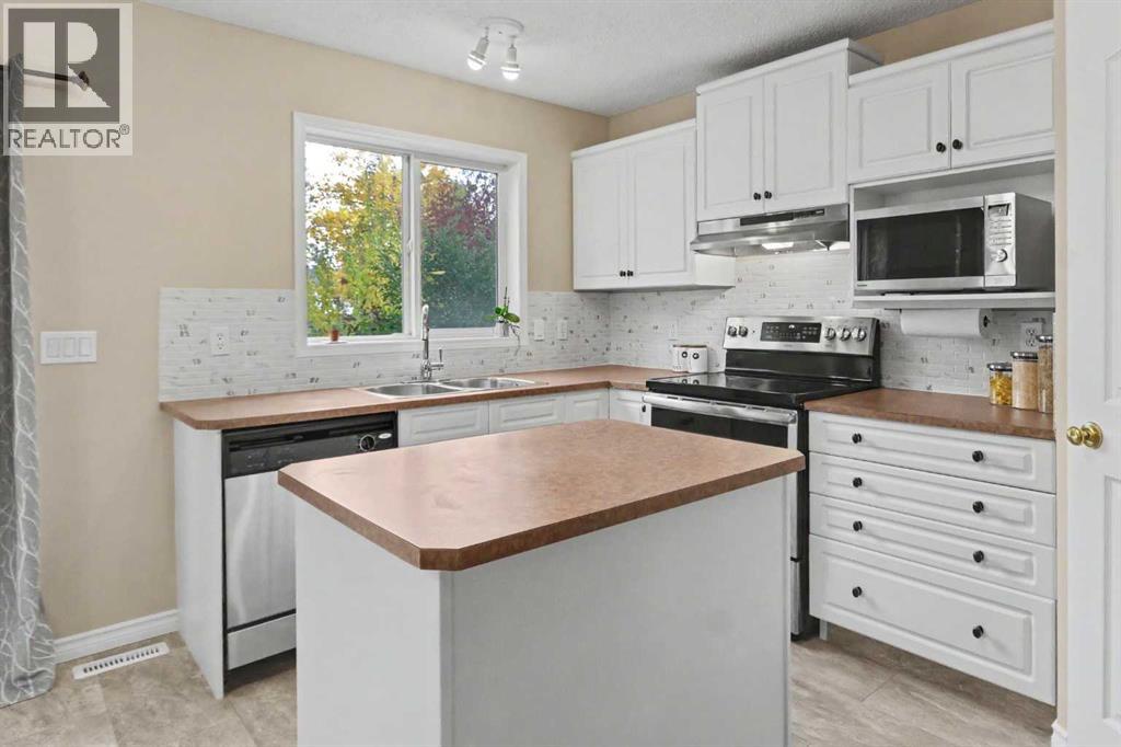 436 Rocky Ridge Bay Nw Property Photo 8