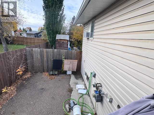 3512 57 Avenue Property Photo 4
