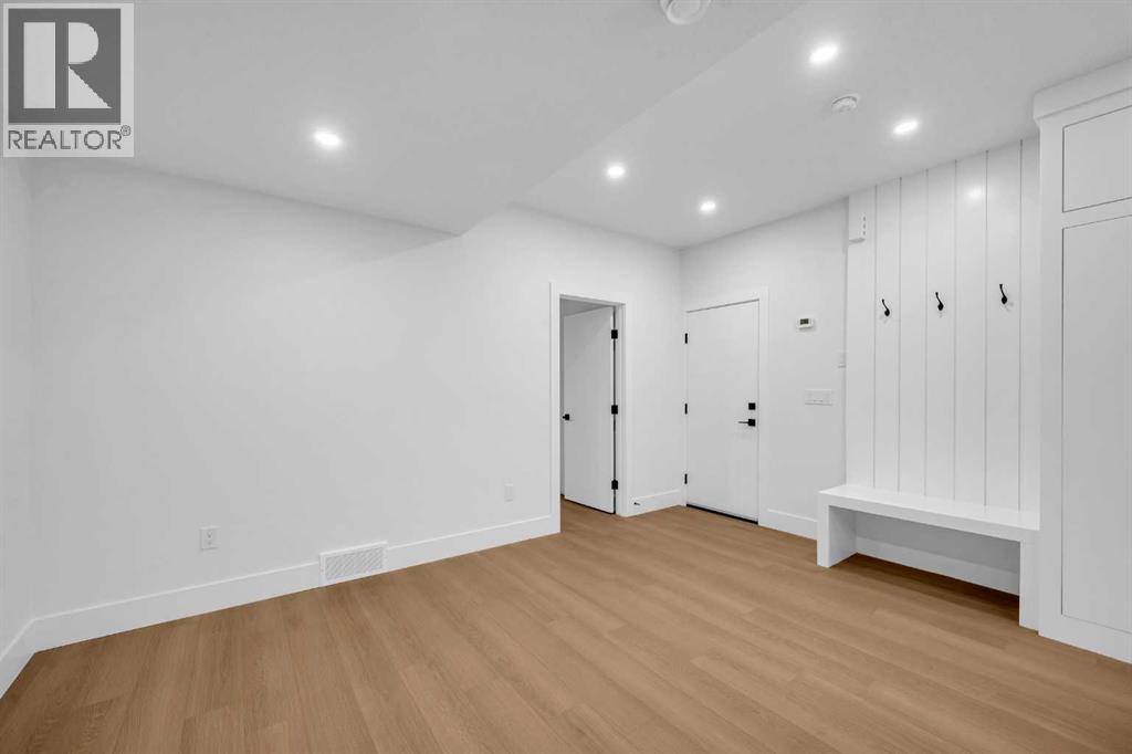 2428 36 Street Sw Property Photo 43