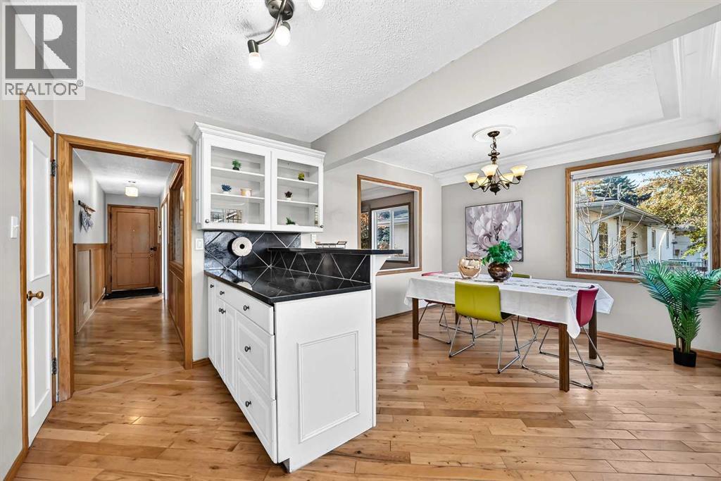 2208 Capitol Hill Crescent Nw Property Photo 5